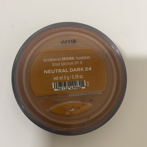 Bare Minerals Original foundation #24 - Picture 2 of 5